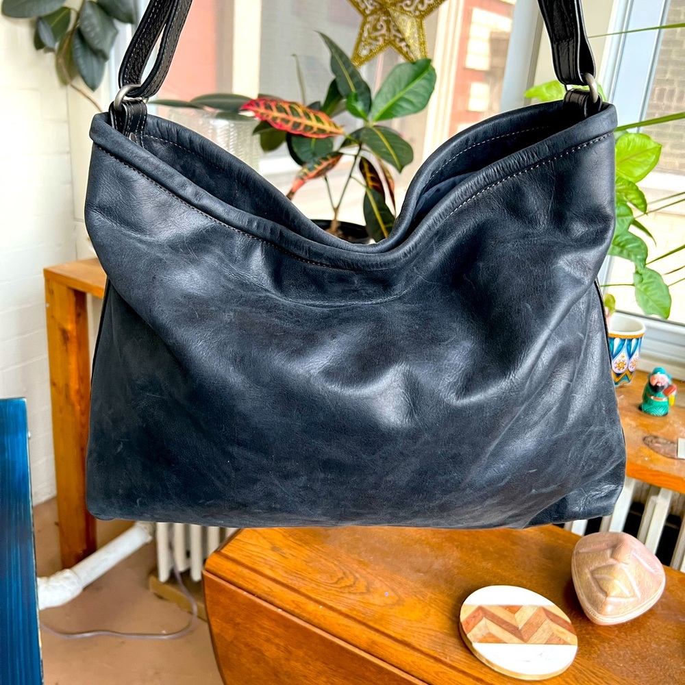 Tumbled Black leather shoulder bag